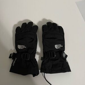 North face HYvent  kids ski gloves size small EUC